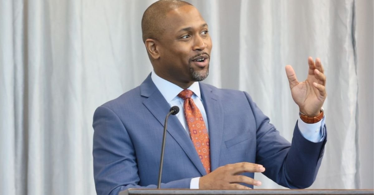 Is Aaron Gilchrist Still Married? Age, Career, Husband & Net Worth